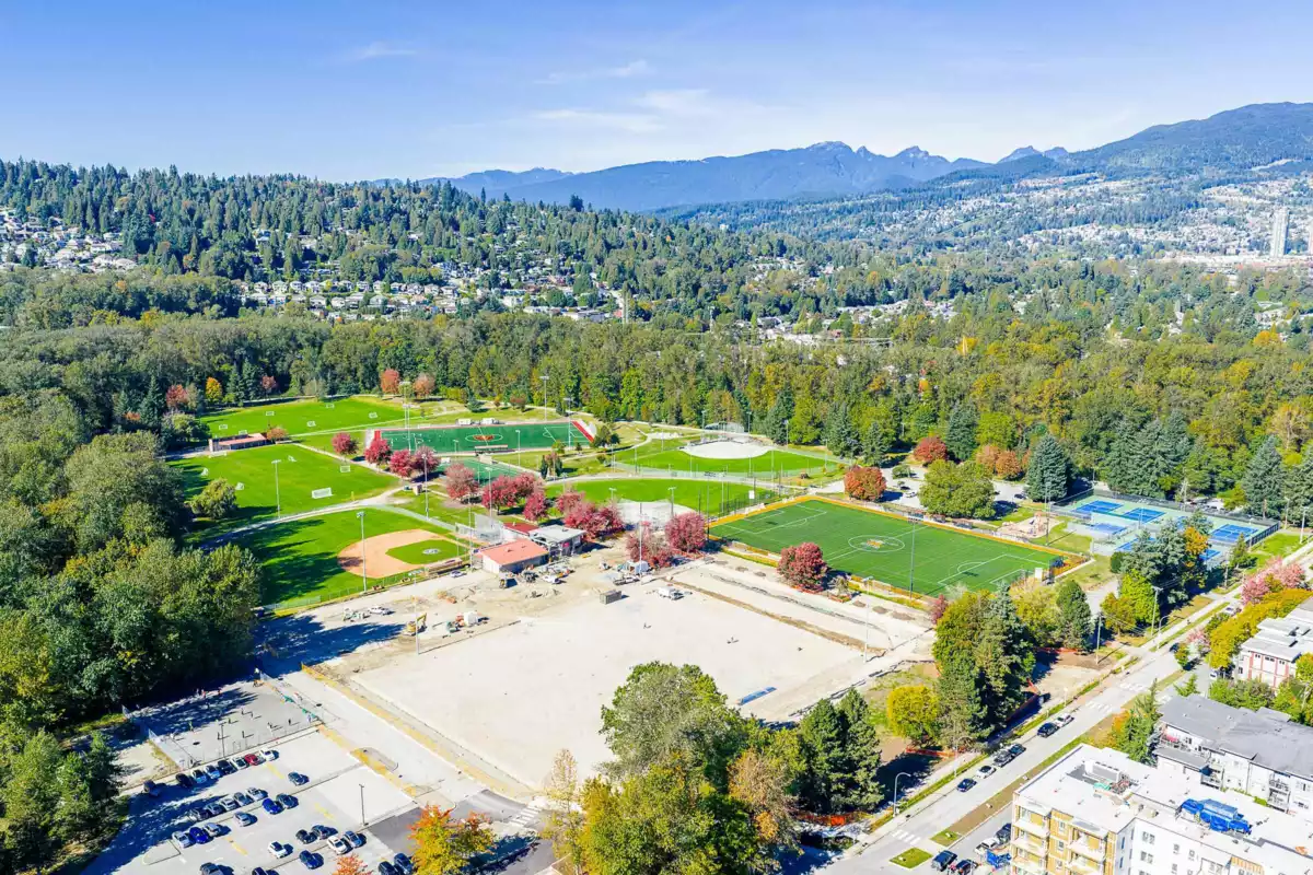 Front Yard Photo of 304 2109 Rowland Street, Port Coquitlam, BC