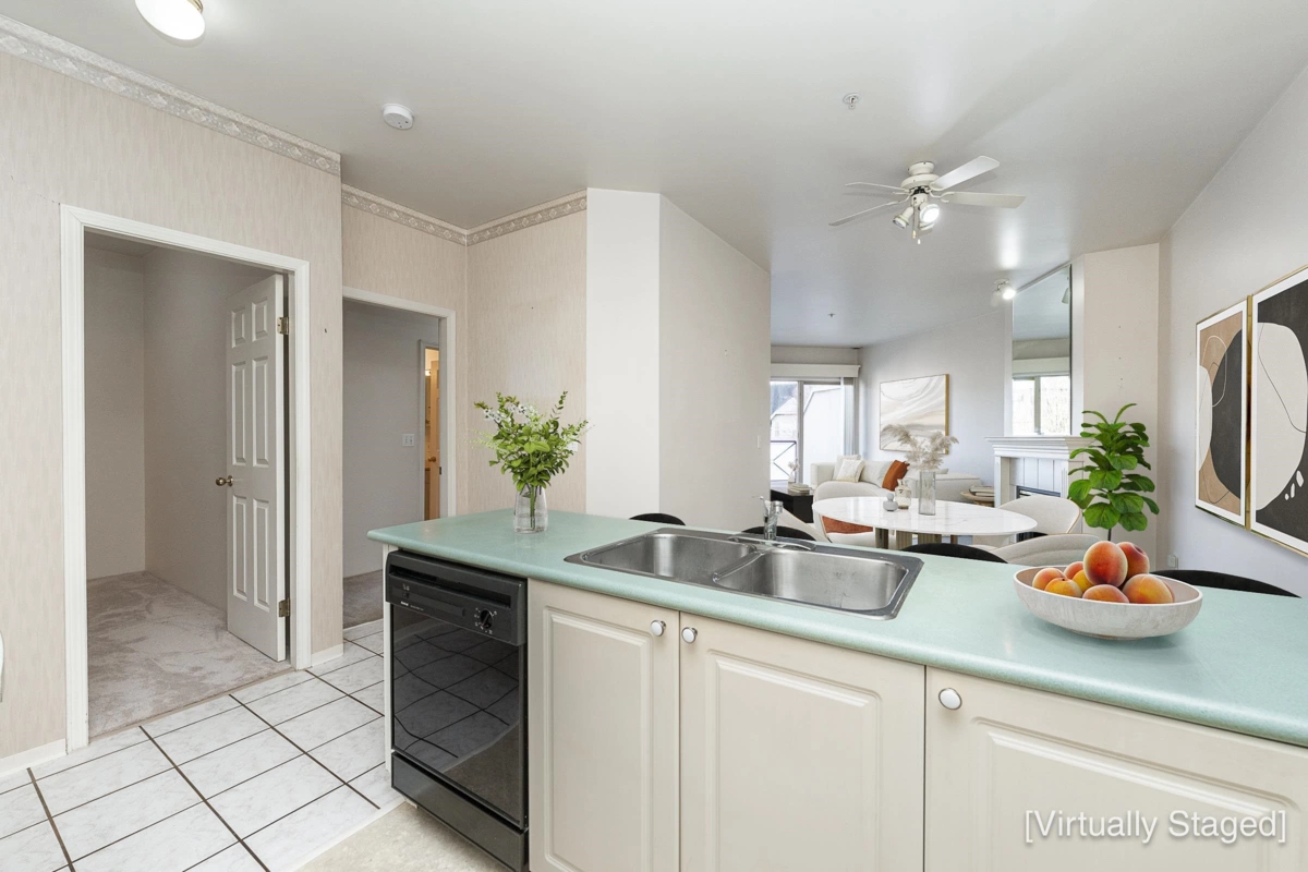 Kitchen Island Photo of 304 2109 Rowland Street, Port Coquitlam, BC