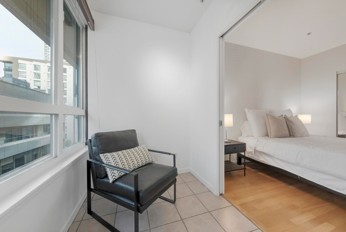 Basement Recreation Room Photo of 907 1177 Hornby Street, Vancouver, BC