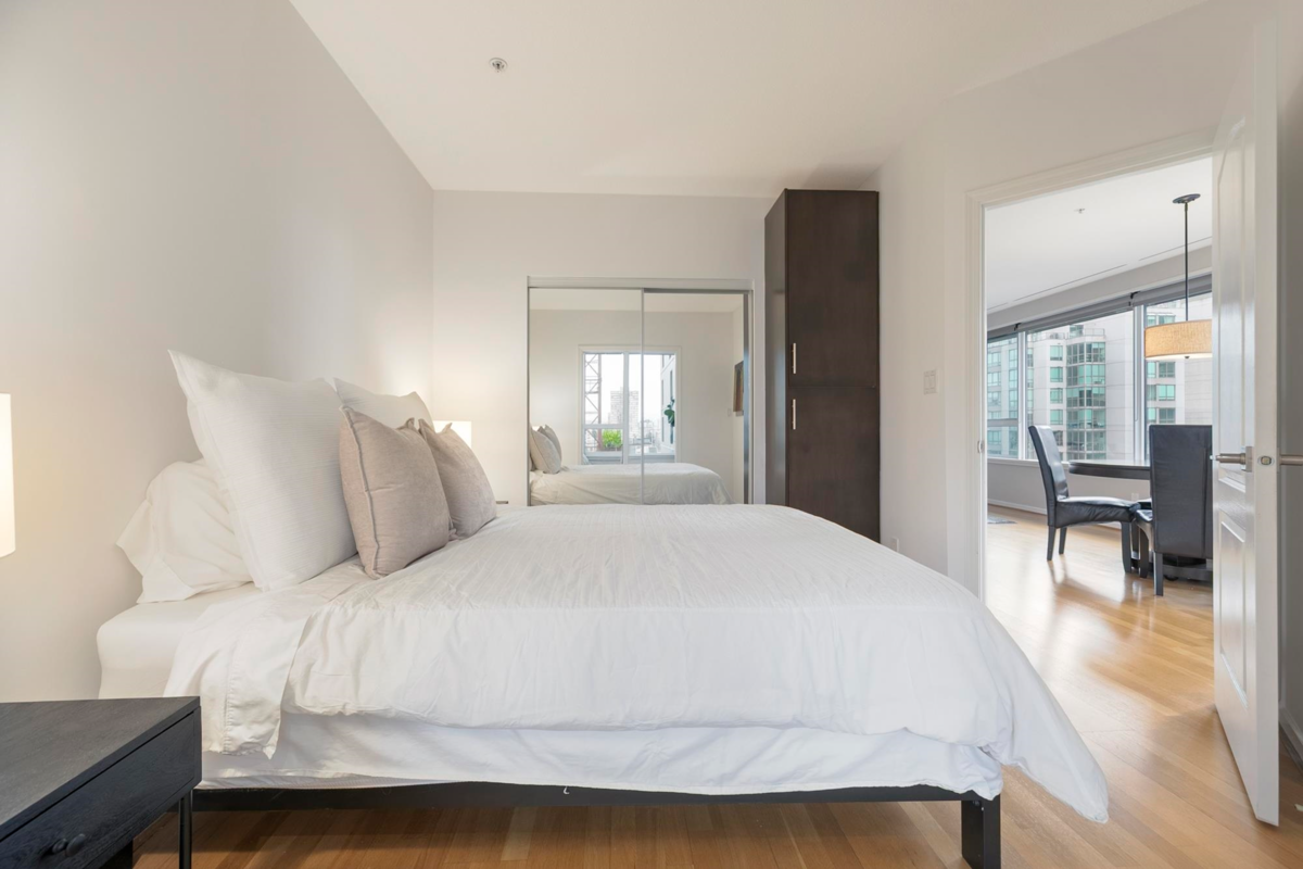 Bedroom 4 Photo of 907 1177 Hornby Street, Vancouver, BC