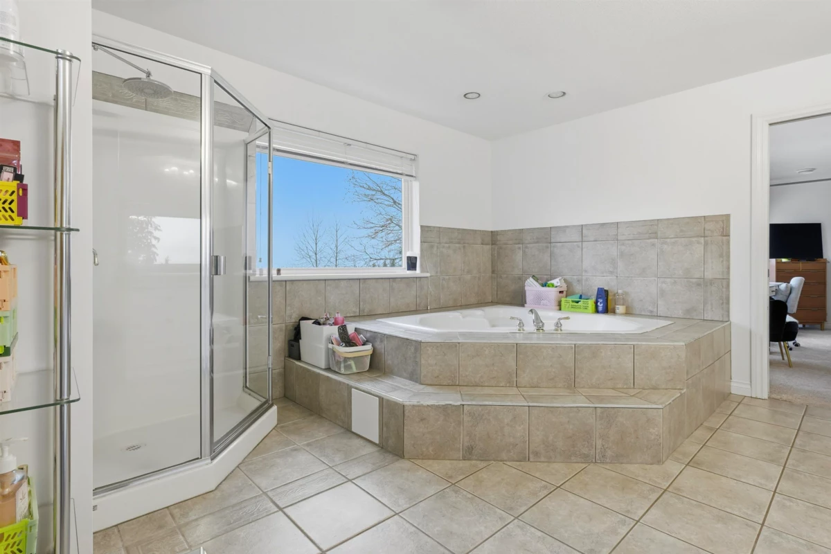 Breakfast Nook Photo of 23662 Boulder Place, Maple Ridge, BC