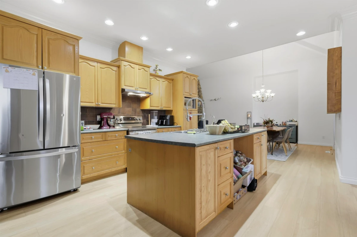 Kitchen Photo of 23662 Boulder Place, Maple Ridge, BC