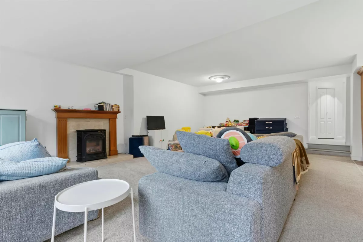 Laundry Room Photo of 23662 Boulder Place, Maple Ridge, BC