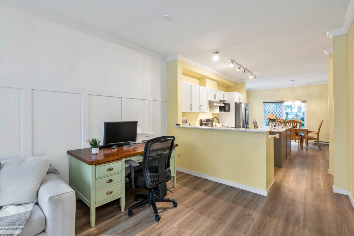 Breakfast Nook Photo of 42 5839 Panorama Drive, Surrey, BC