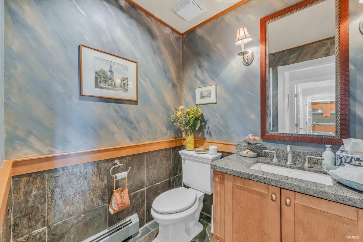 Laundry Room Photo of 574 St. Andrews Place, West Vancouver, BC