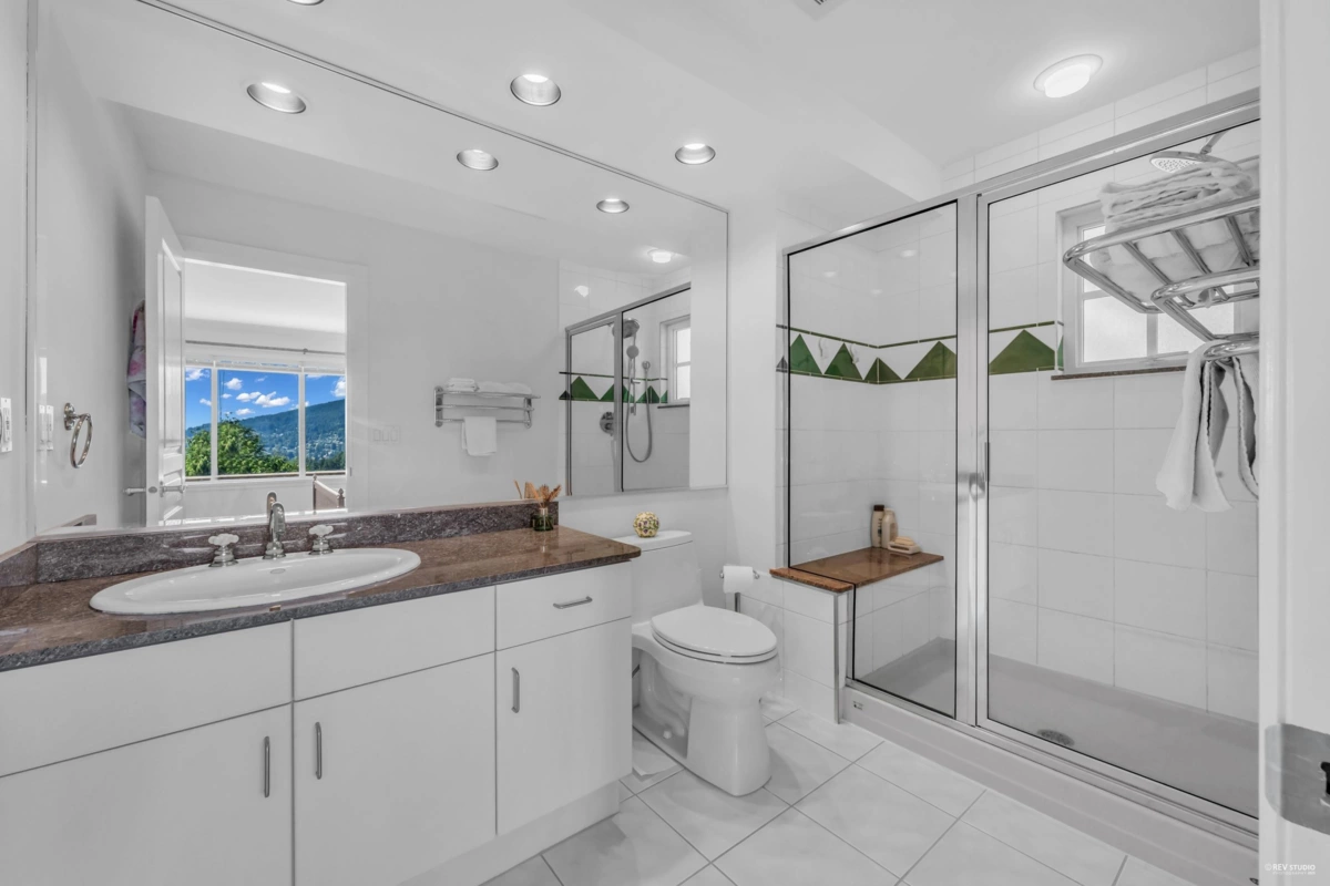 Outdoor Deck Photo of 574 St. Andrews Place, West Vancouver, BC