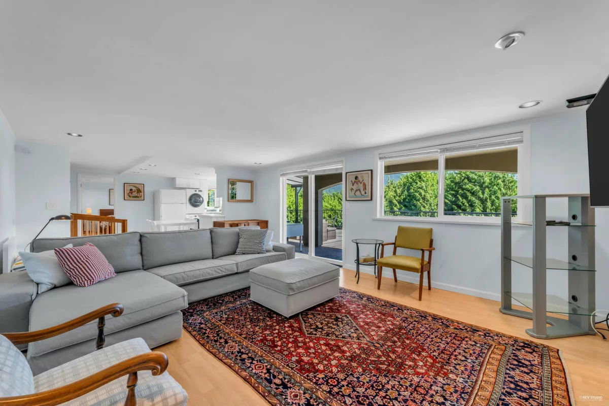 Outdoor Kitchen Photo of 574 St. Andrews Place, West Vancouver, BC