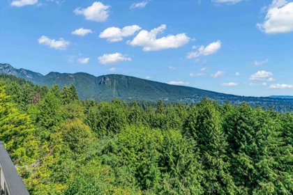 574 St. Andrews Place, West Vancouver, BC