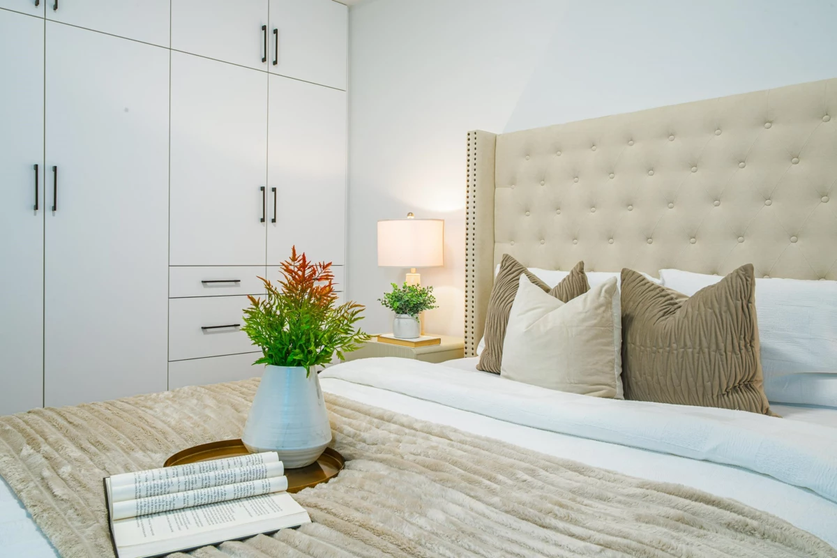 Entry Foyer Photo of 2735 W 8th Avenue, Vancouver, BC