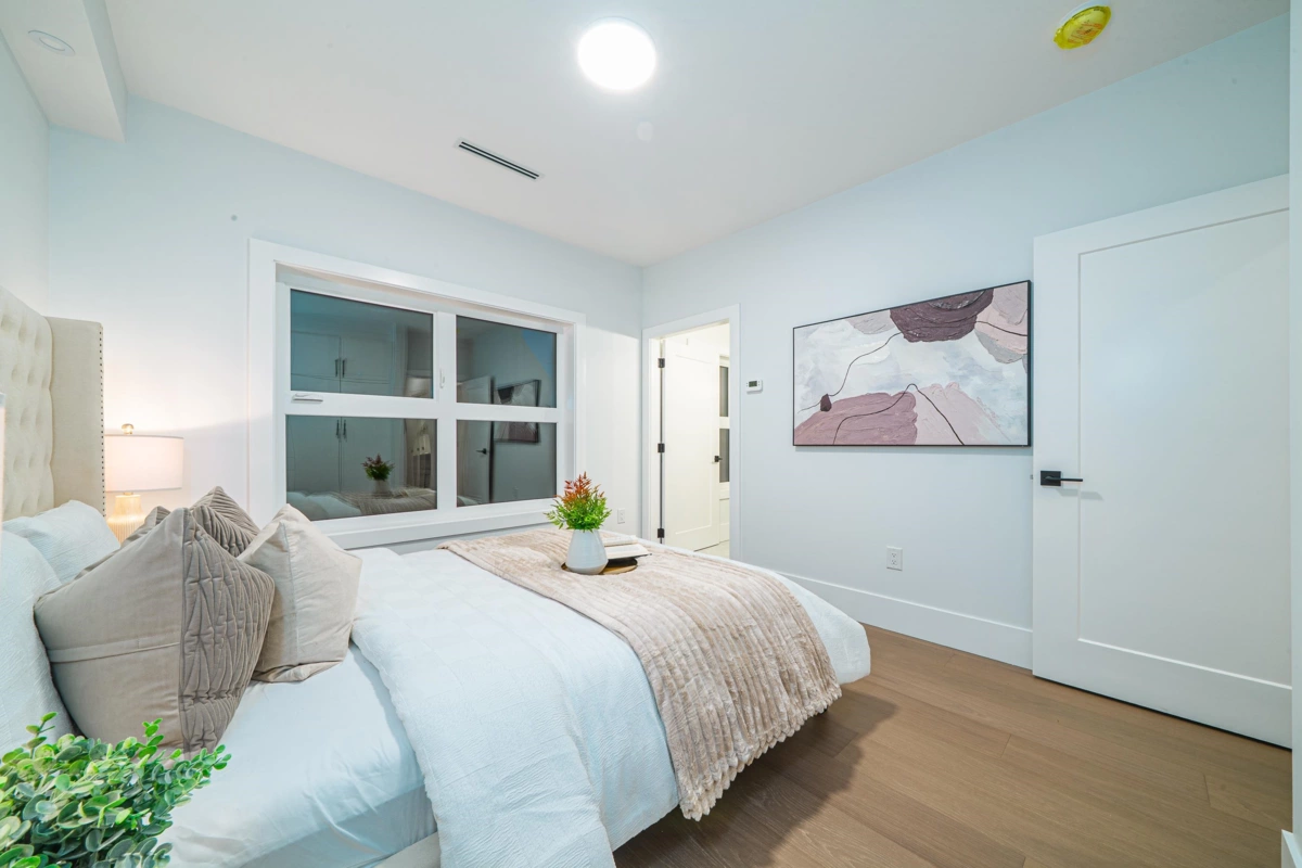 Hallway Photo of 2735 W 8th Avenue, Vancouver, BC