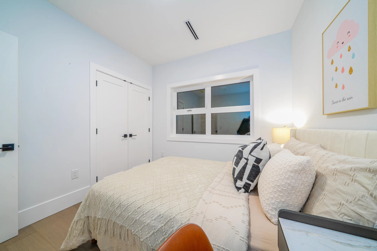 Powder Room Photo of 2735 W 8th Avenue, Vancouver, BC