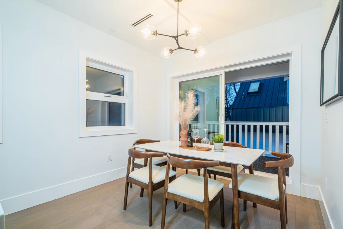 Primary Bathroom Photo of 2735 W 8th Avenue, Vancouver, BC