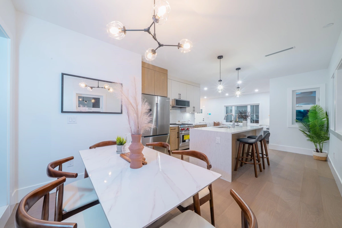 Walk-In Closet Photo of 2735 W 8th Avenue, Vancouver, BC