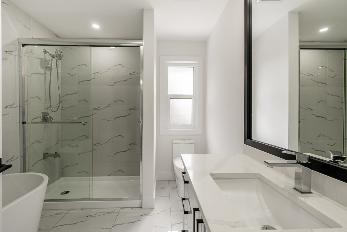 Basement Recreation Room Photo of 15738 97 Avenue, Surrey, BC