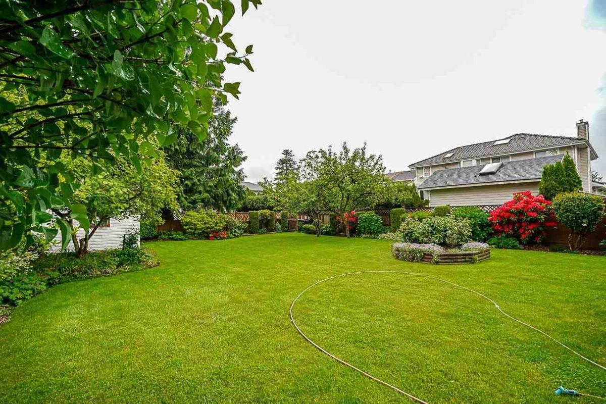 Hot Tub / Spa Photo of 15738 97 Avenue, Surrey, BC