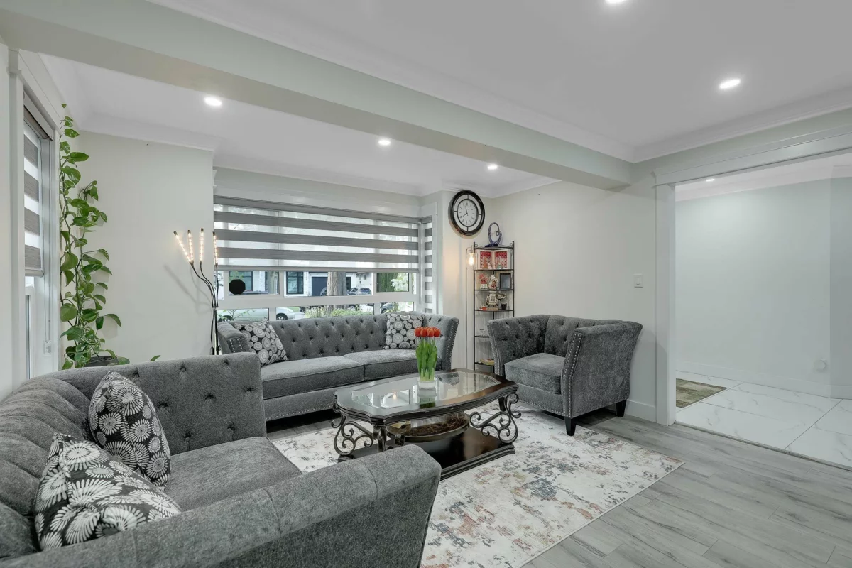 Living Room Photo of 15738 97 Avenue, Surrey, BC