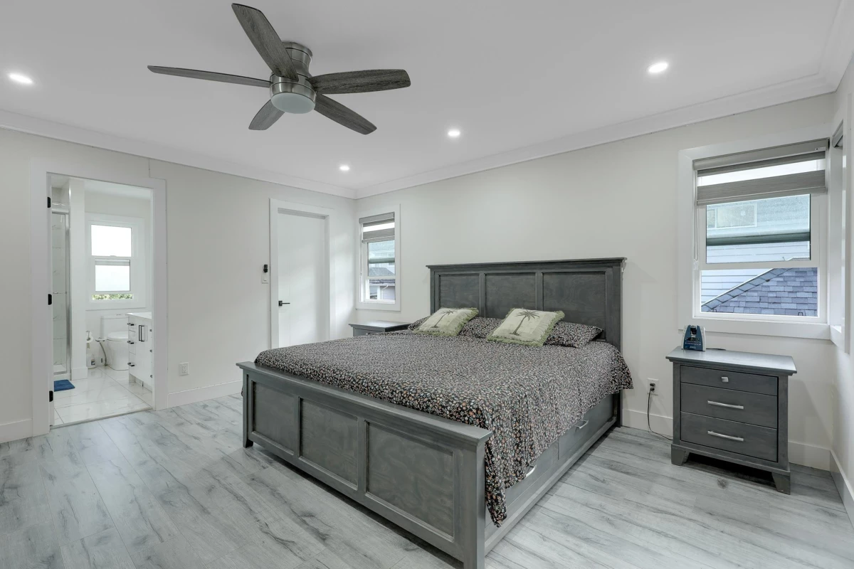 Powder Room Photo of 15738 97 Avenue, Surrey, BC