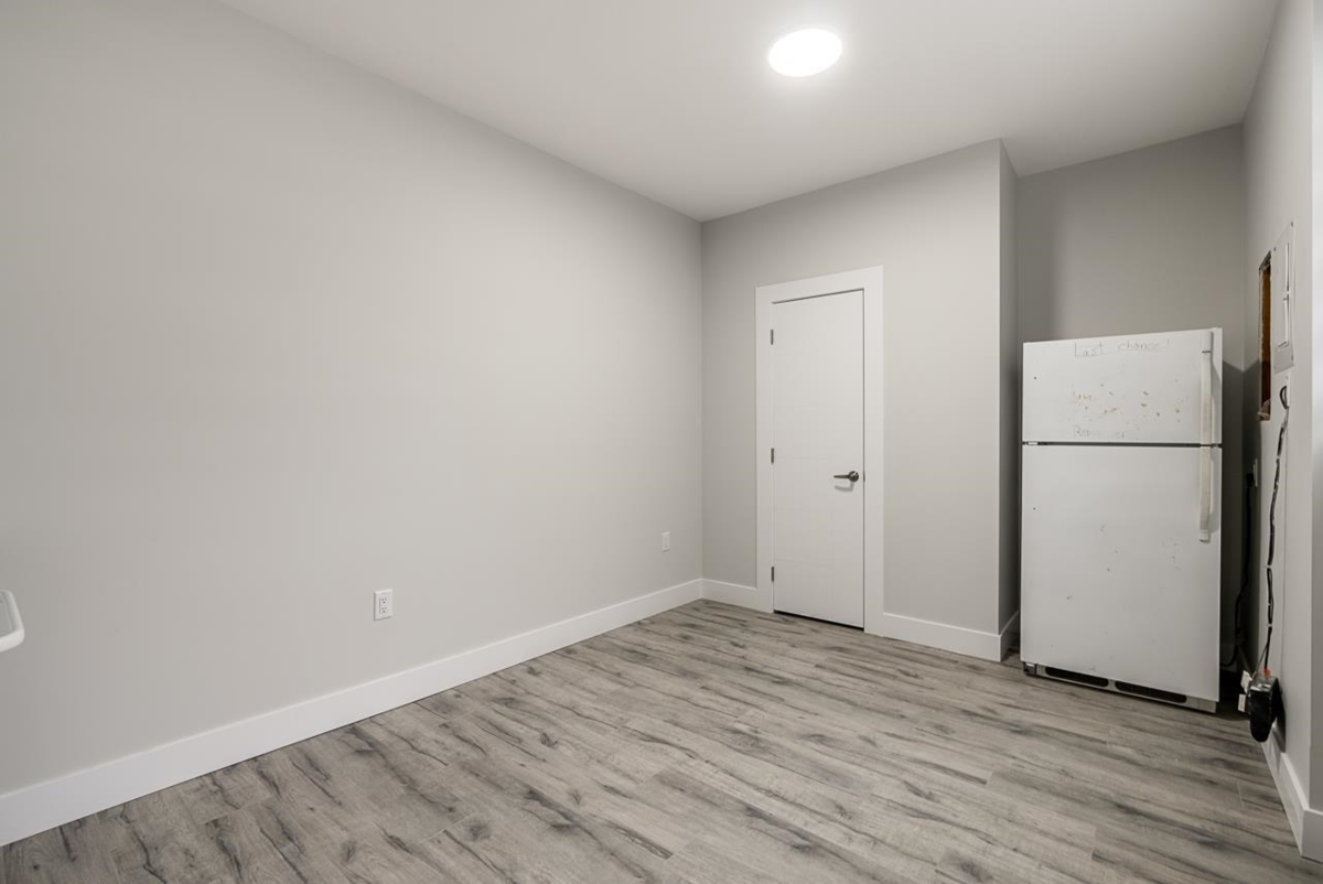 Staircase Photo of 15738 97 Avenue, Surrey, BC