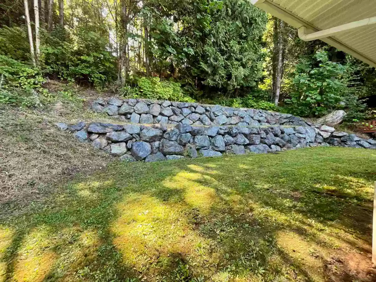 Hallway Photo of 5800 Jinkerson Road, Chilliwack, BC