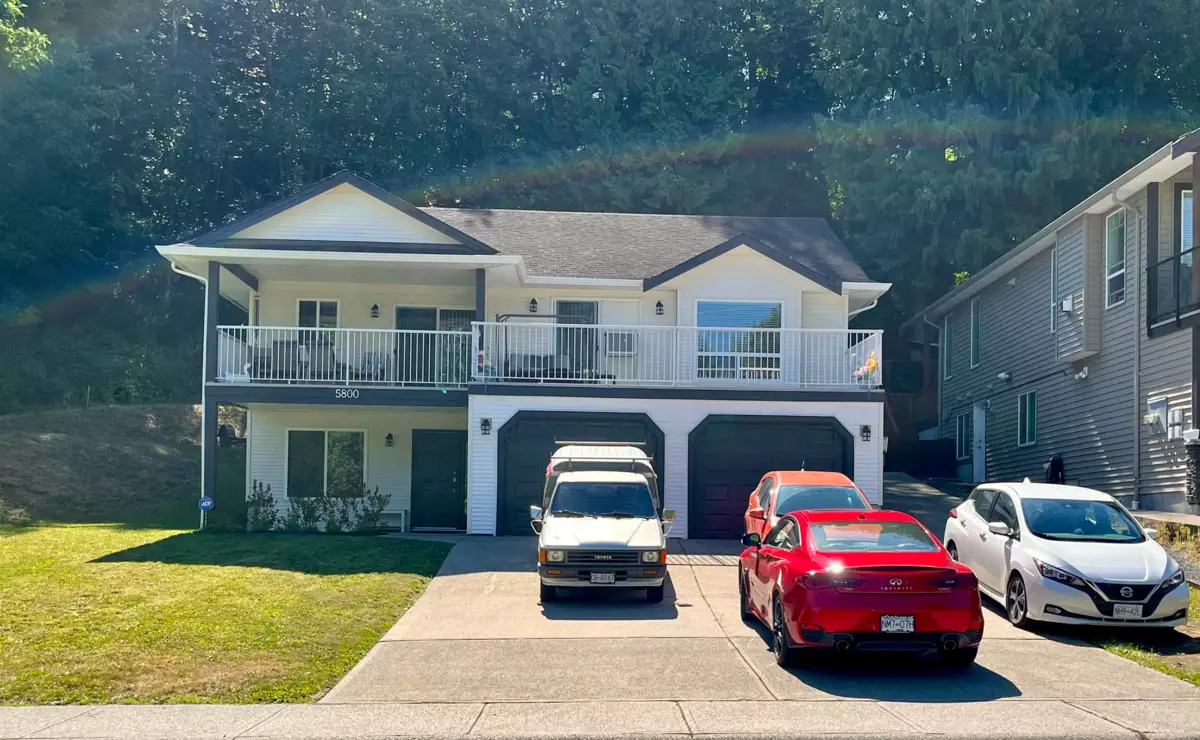 Living Room Photo of 5800 Jinkerson Road, Chilliwack, BC