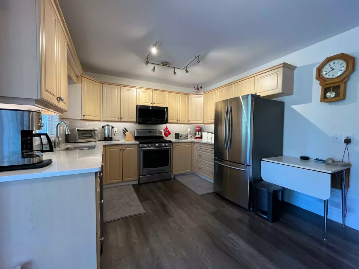 Walk-In Closet Photo of 5800 Jinkerson Road, Chilliwack, BC