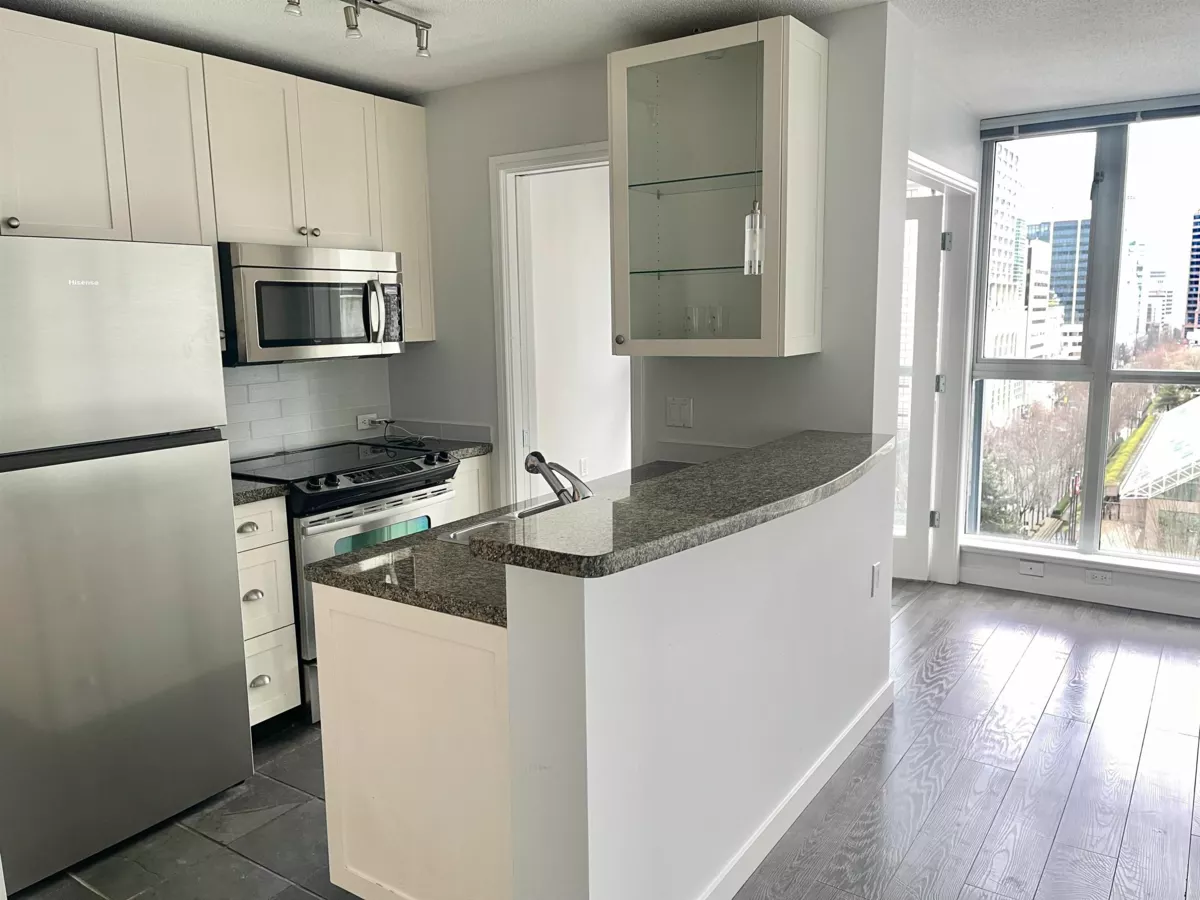 Pantry Photo of 1402 1068 Hornby Street, Vancouver, BC