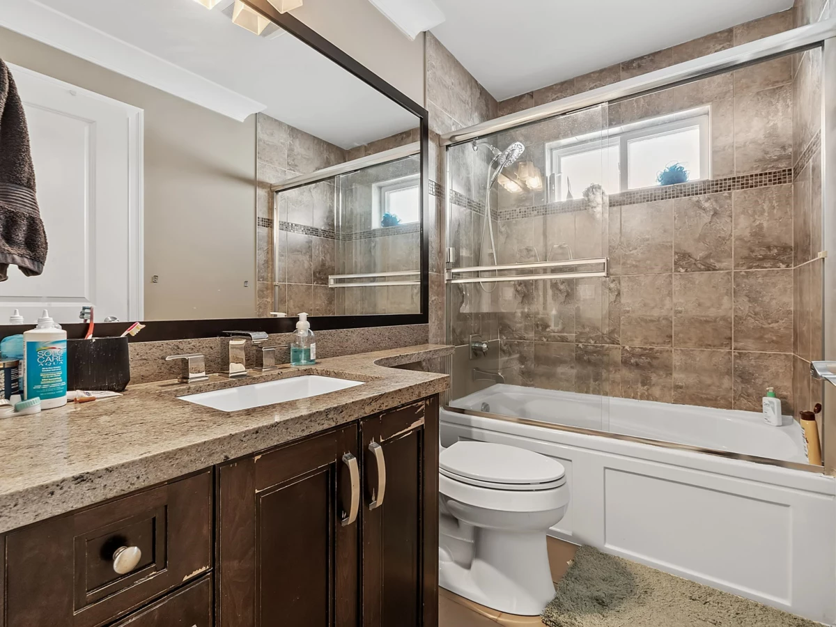 Mudroom Photo of 11585 94 Avenue, Delta, BC