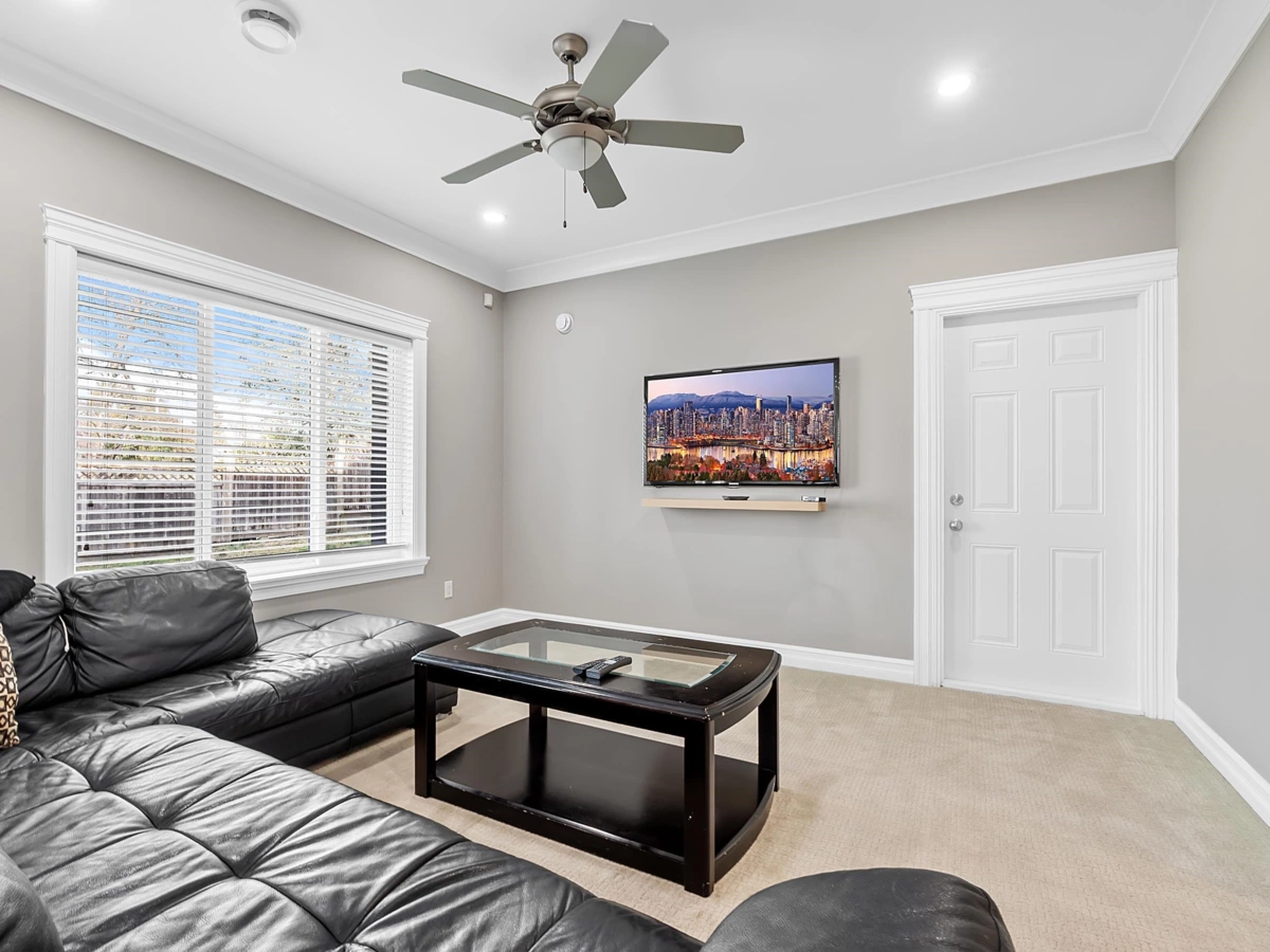 Primary Bathroom Photo of 11585 94 Avenue, Delta, BC