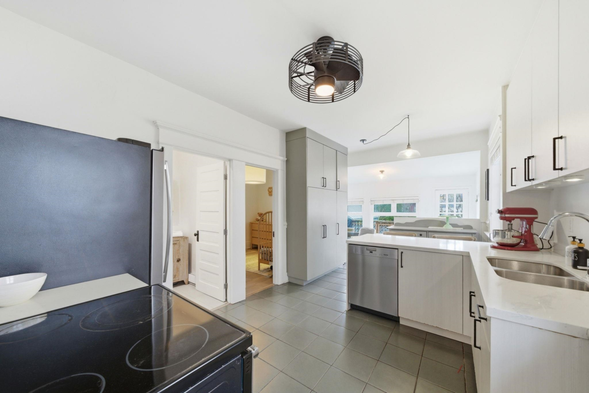 Kitchen Photo of 1944 Charles Street, Vancouver, BC