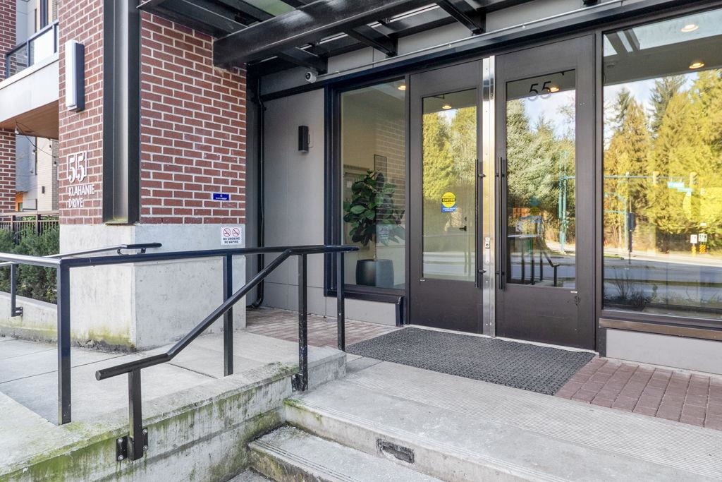Hallway Photo of 632 55 Klahanie Drive, Port Moody, BC