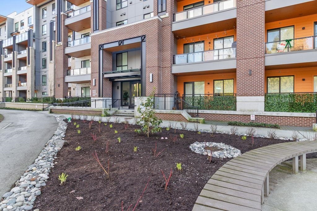Mudroom Photo of 632 55 Klahanie Drive, Port Moody, BC