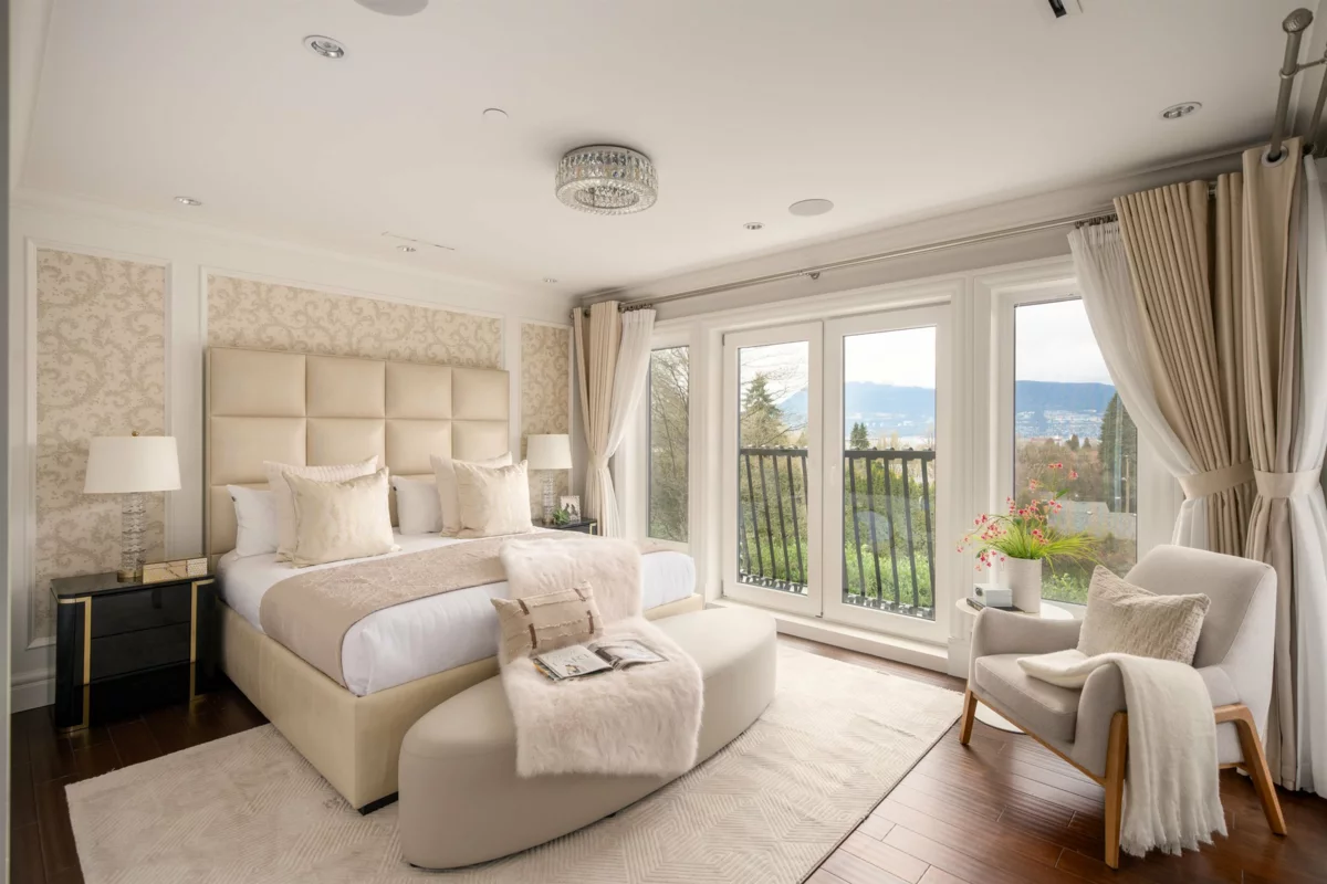 Basement Recreation Room Photo of 3955 W Broadway, Vancouver, BC