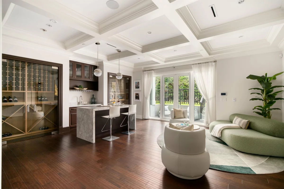 Garden / Landscaping Photo of 3955 W Broadway, Vancouver, BC