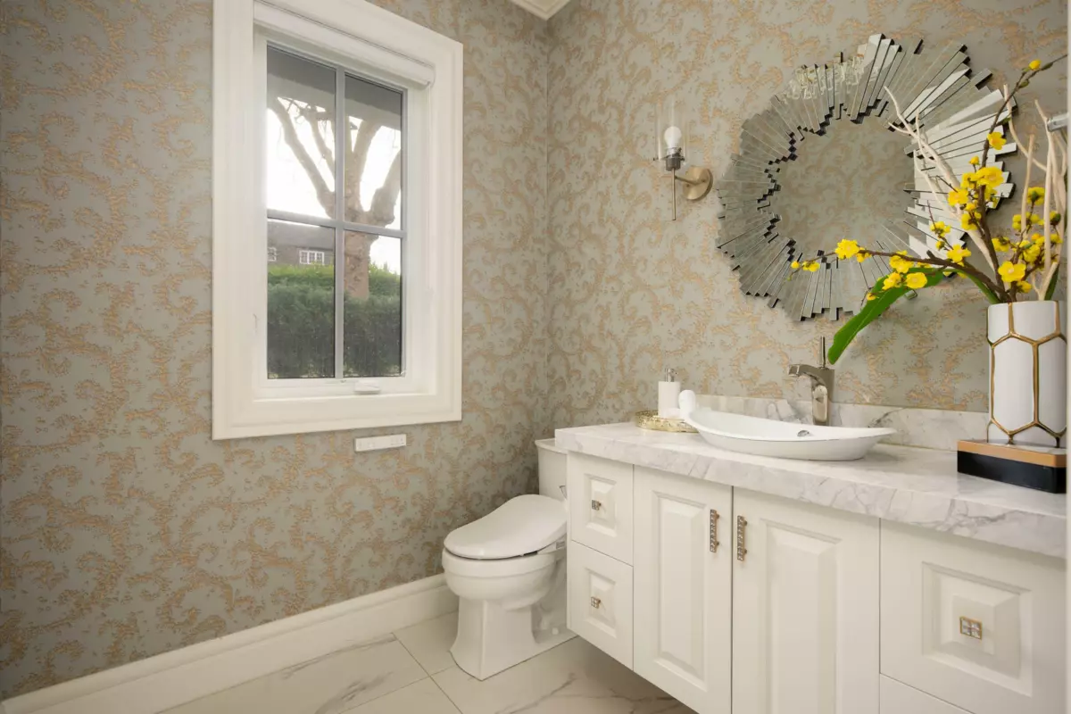 Loft / Bonus Room Photo of 3955 W Broadway, Vancouver, BC