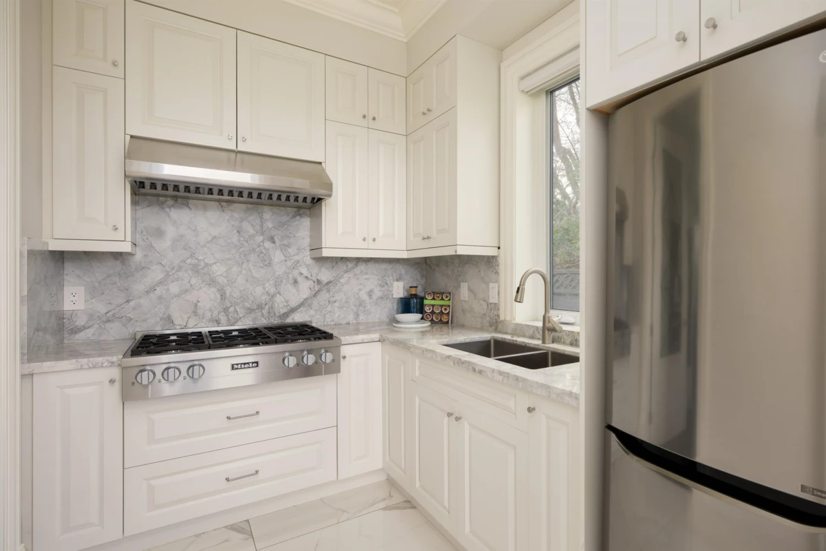 Powder Room Photo of 3955 W Broadway, Vancouver, BC