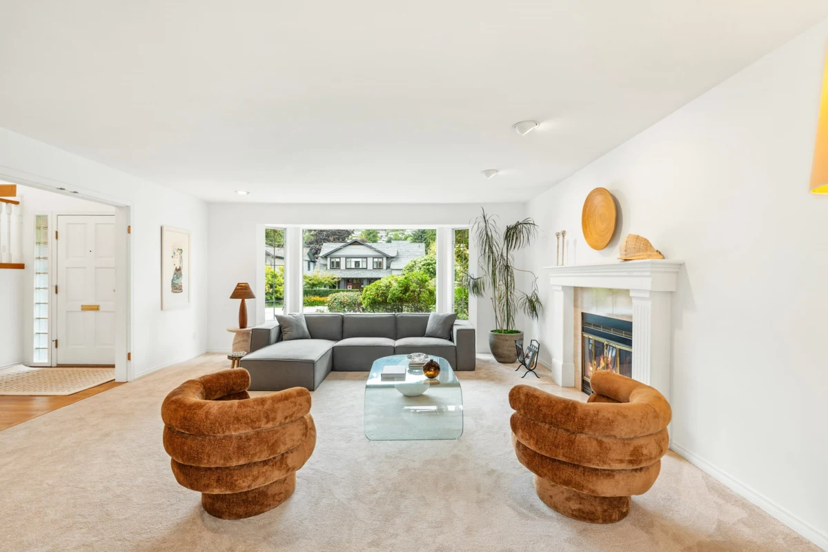 Family Room Photo of 2372 Kings Avenue, West Vancouver, BC
