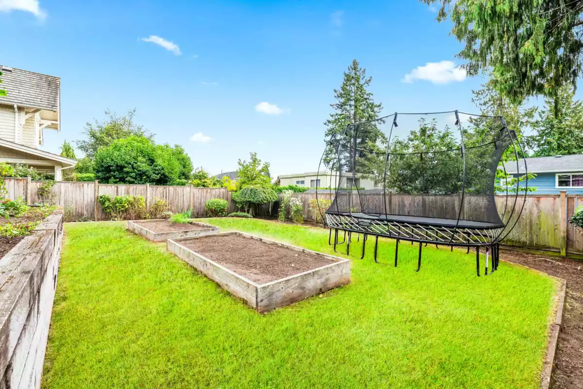 Hot Tub / Spa Photo of 2372 Kings Avenue, West Vancouver, BC