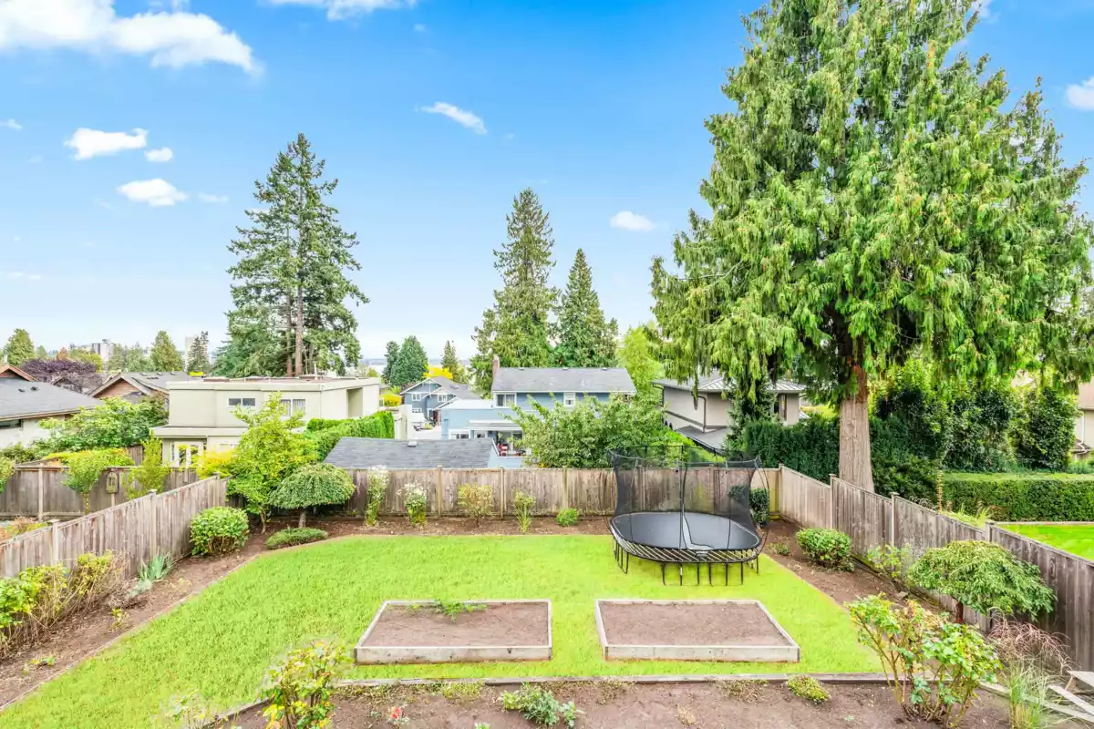 Outdoor Kitchen Photo of 2372 Kings Avenue, West Vancouver, BC