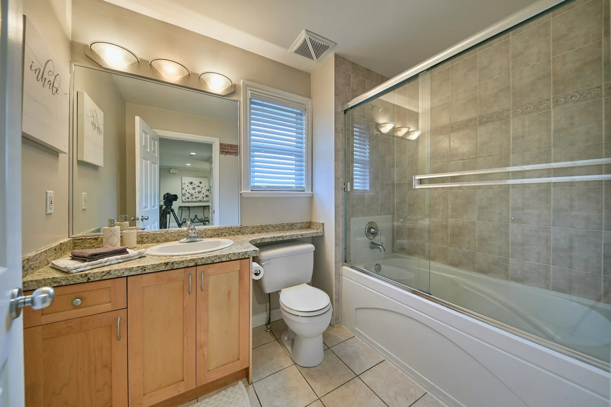 Hallway Photo of 11640 Ritchie Avenue, Maple Ridge, BC