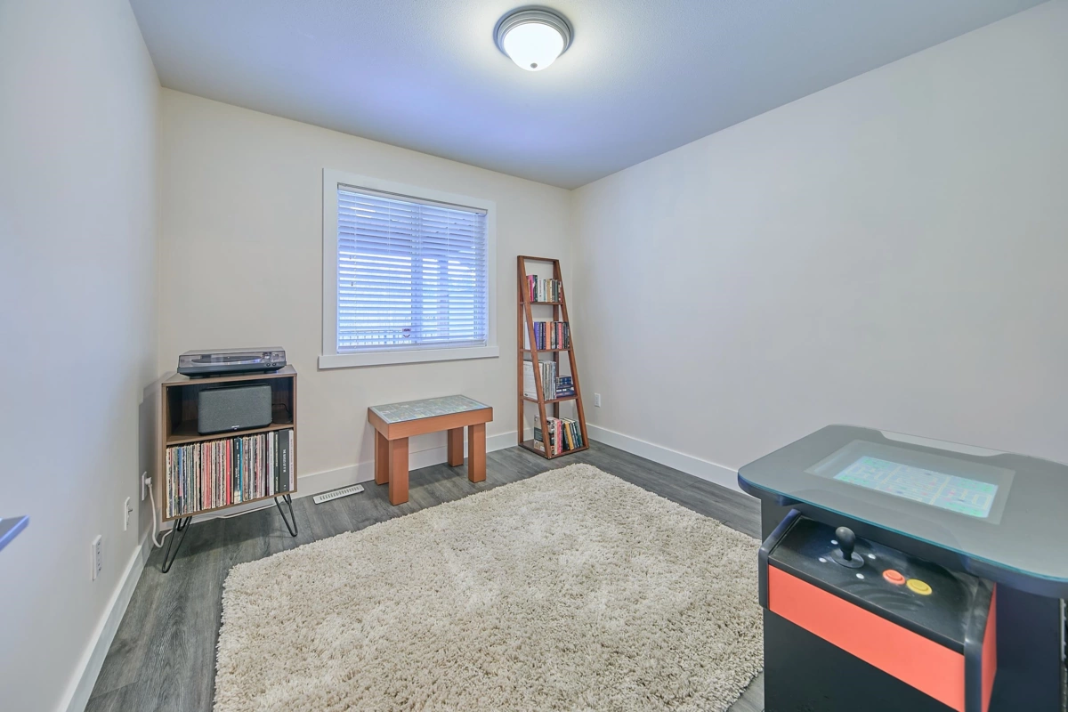 Powder Room Photo of 11640 Ritchie Avenue, Maple Ridge, BC