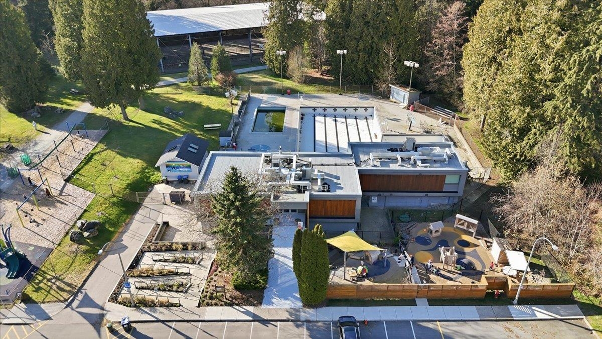 Garden / Landscaping Photo of 118 200 Westhill Place, Port Moody, BC