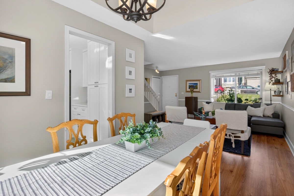Breakfast Nook Photo of 19804 68 Avenue, Langley, BC