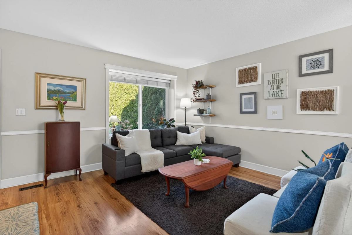 Living Room Photo of 19804 68 Avenue, Langley, BC