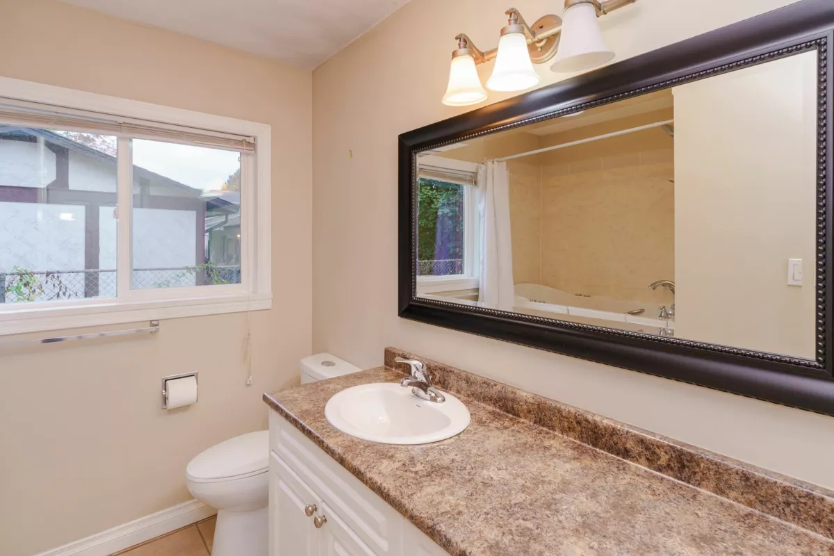 Entry Foyer Photo of 21254 117 Avenue, Maple Ridge, BC