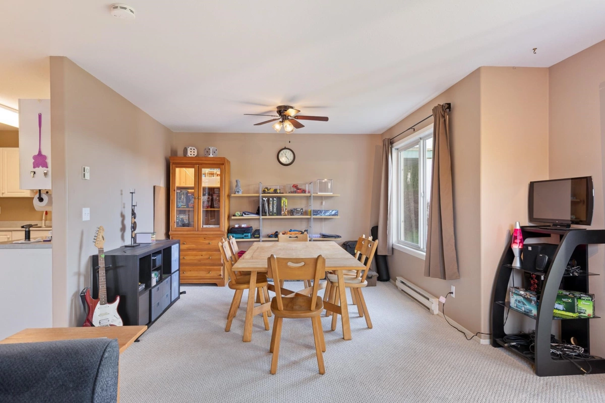 Kitchen Island Photo of 108 9855 Quarry Road, Chilliwack, BC