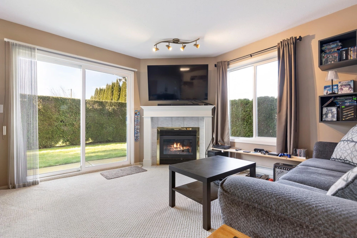 Living Room Photo of 108 9855 Quarry Road, Chilliwack, BC