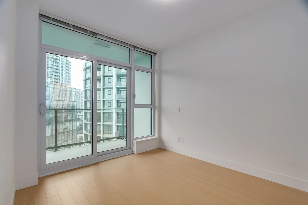 Primary Bathroom Photo of 901 7388 Kingsway, Burnaby, BC