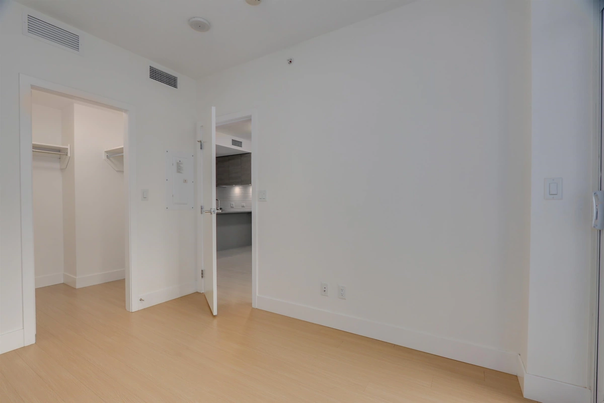 Walk-In Closet Photo of 901 7388 Kingsway, Burnaby, BC