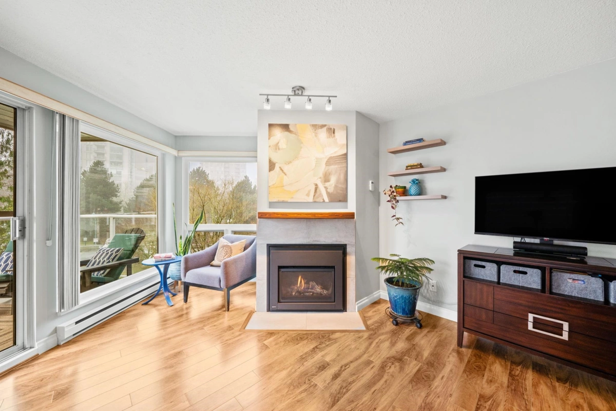 Dining Area Photo of 307 1240 Quayside Drive, New Westminster, BC