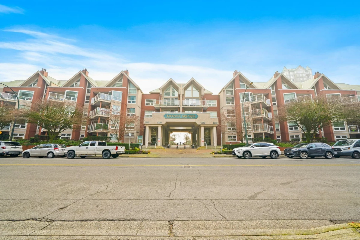 Family Room Photo of 307 1240 Quayside Drive, New Westminster, BC